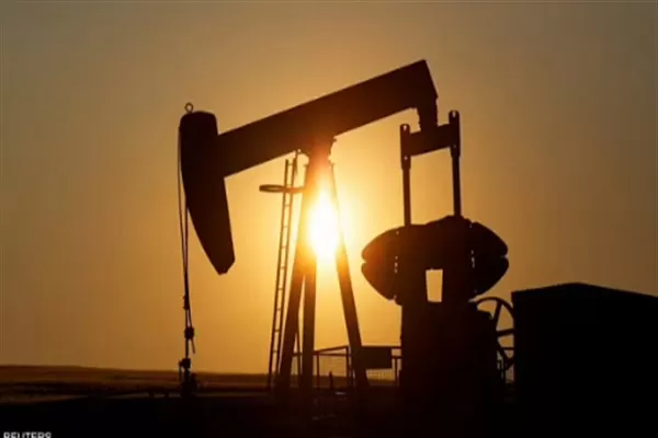 الآن .. سعر برميل النفط ينهار بشكل غير متوقع ويصل هذا المستوى