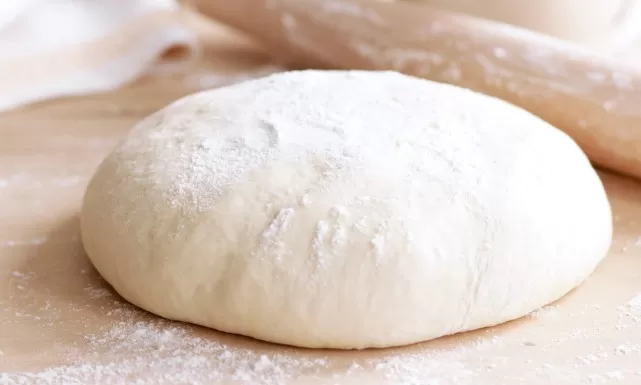 نصائح ذهبية لعمل عجينة بيتزا المحترفين.
