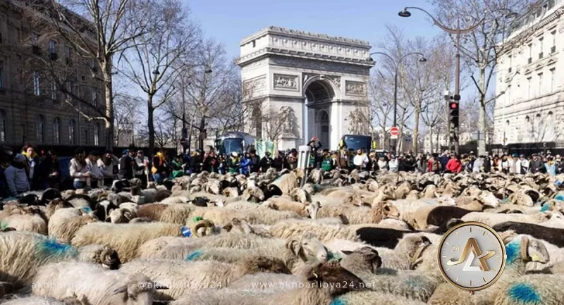 شاهد بالفيديو : اهم شوارع باريس يتعرض للهجوم والاحتلال بالقوة .. والمفاجئة الصادمة هو من قام بهذا الهجوم