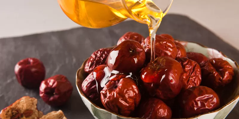 خلطة التمر والعسل مع الهيل يغنيك عن الفياجرا ويعطيك طاقة جبارة والنتيجة ستدهشك