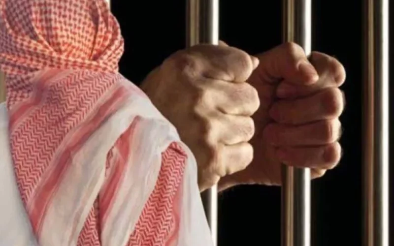 تفاصيل إيقاف ضابط سعودي كبير وموظف بالحرس الوطني وكاتب عدل ومقيم.. والكشف عن جريمتهم