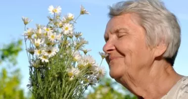 ليس بسبب كورونا .. ضعف حاسة الشم سببها نقص هذا الفيتامين