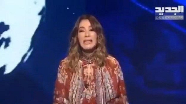 بالفيديو .. مذيعة لبنانية تبكي على الهواء خوفًا من “جوع” الشعب اللبناني !