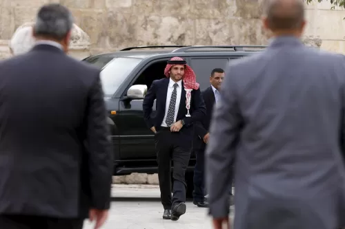 ضابط في الموساد يكشف اسرار علاقته بزوجة الأمير حمزة بن الحسين