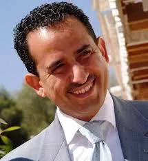 بطريقة مذهلة .. يمني يلتقط سيلفي تاريخي مع كريستيانو رونالدو في قطر
