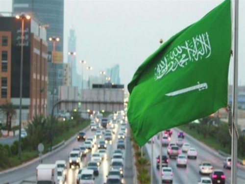 العمل السعودية تصدر قائمة بأسماء المهن التي ستسحب من المقيمين ويتم إنهاء إقاماتهم في الأشهر القادمة