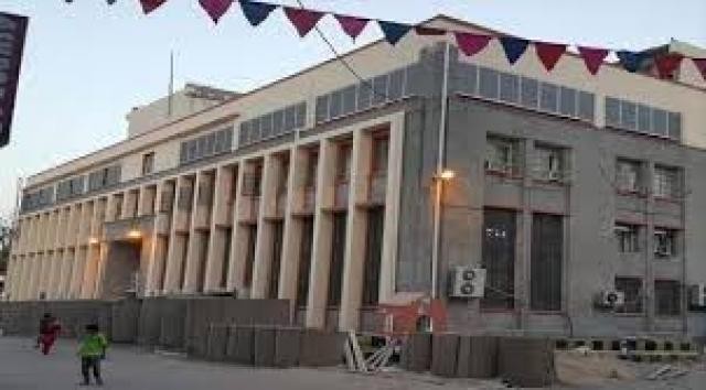 عدن : تعليق العمل بكافة الشبكات المصرفية حتى إشعار آخر