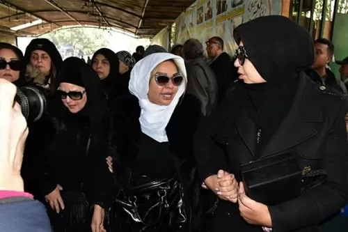 الموت يفجع المشاهير بـ 7 وفيات دفعة واحدة بينهم نجمة الرقص الشرقي