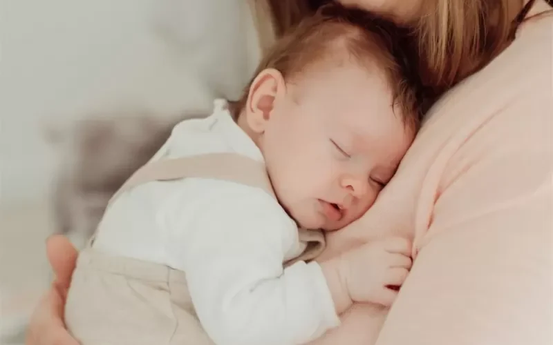 هذه هي الطرق الصحيحة لمعرفة درجة حرارة الطفل الحقيقية واذا كان مصاب بالحمى