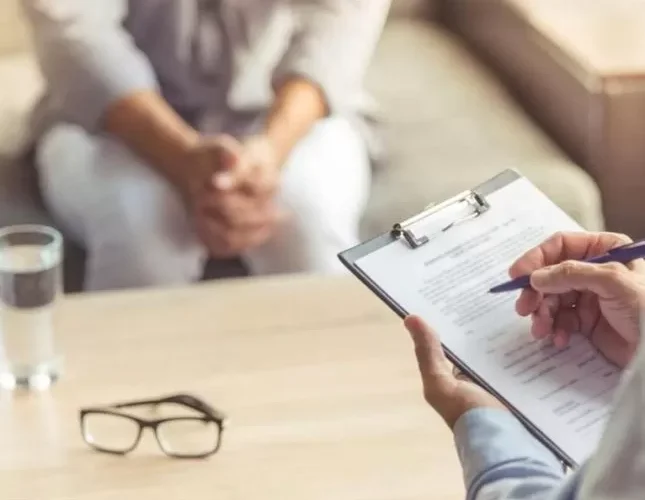 علامات تدل على انك تحتاج لزيارة معالج نفسي