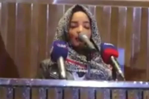 فنانة شهيرة تغني القرآن الكريم وتثير غضب غير مسبوق : فيديو