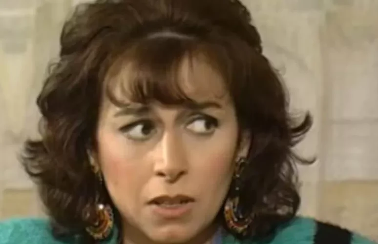 هل تذكرون سنية ابنة نور الشريف في “لن اعيش في طلباب أبي” ؟ لن تصدقو كيف اصبح شكلها بعد ان اصابها هذا المرض النادر وتخلى عنها اقرب المقربين اليها