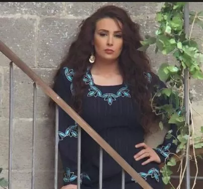 هل تذكرون سارة نجمة باب الحارة الجميلة التي ظهرت اليوم بوضعيات فاضحة وصور بلا ملابس تقريباً