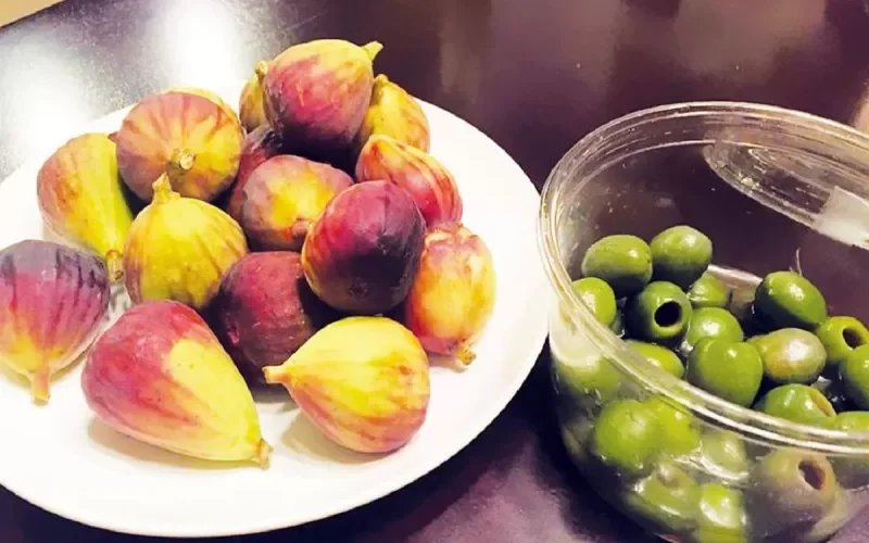 اطباء يكتشفون سر التين والزيتون والمعجزة التي اذهلتهم عندما فحصو اجسام من يتناول التين والزيتون معاً