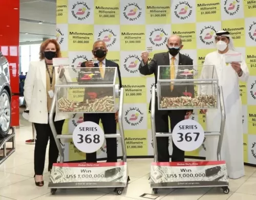 شاهد لحظة فوز مواطن سعودي بمليون دولار في سحب أسواق دبي الحرة