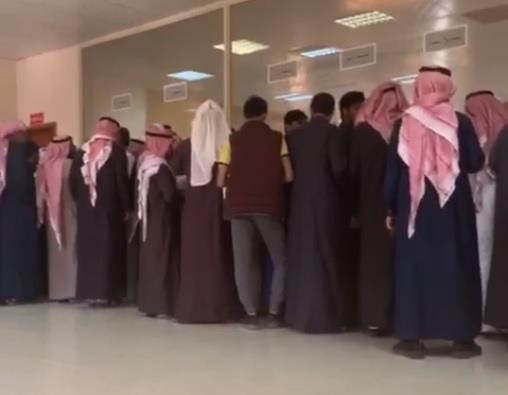 السعودييون يزدحمون على مراكز اصدار جوازات السفر بسبب كورونا وهذه هي التفاصيل الكاملة لما يحدث