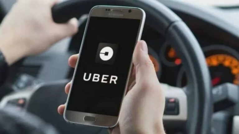 صدمة .. تطبيق “اوبر” ينشر صور إباحية فاضحة