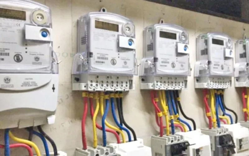 وداعاً للكهرباء..يمني في السعودية يبتكر جهاز فريد من نوعه بديلاً عن الكهرباء والطاقة الشمسية