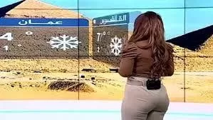 مذيعة قناة إيه بي سي شديدة الجمال ..نسيت إنها على البث المباشر وما فعلته دون أي خجل فجر غضب كل المتابعين.
