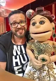 شاهد: هذا الشاب الوسيم ذو الجسم الرياضي والعضلات هو من يؤدي صوت ابلة فهيتا.