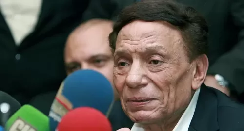 تفاصيل إصابة عادل إمام بكورونا وهذا هو وضعه الصحي حتى ألأن