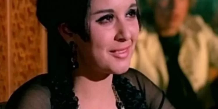 شاهد الصورة المسربة لحفل الزفاف السري لسعاد حسني وهي بكامل انوثتها وجمالها والصدمة في من هو العريس ؟