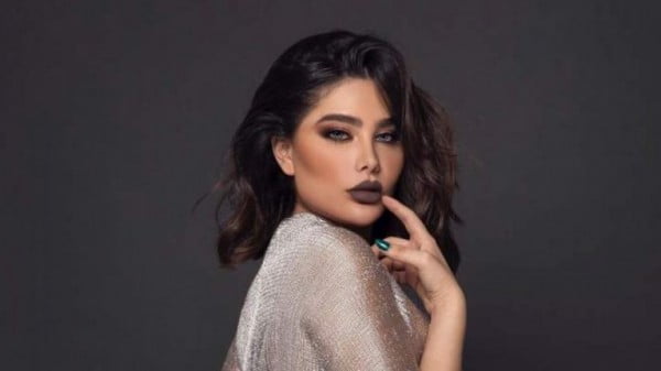 إنجي خوري تهدد بالانتحار وتتهم فنانة لبنانية بإرسال شخص لاغتصابها