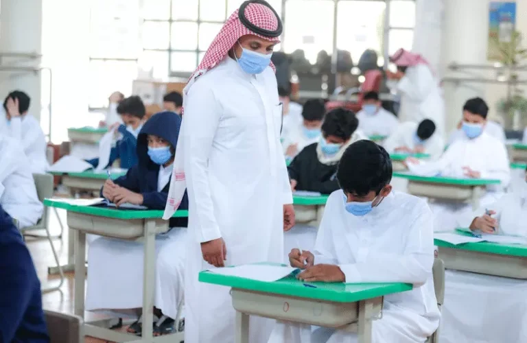 بعد تعديل التقويم الدراسي للعام 1445 .. تعرف على مواعيد الاجازات والاجازات المطولة للمدارس بحسب وزارة التعليم السعودية