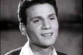 شاهد بعد مرور 50 سنة على رحيله .. تسريب صور صادمة لوجه العندليب الأسمر عبدالحليم حافظ قبل لحظات من وفاته.!