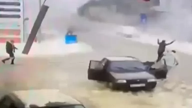 لحظات تحبس  الانفاس ..لكاميرات المراقبة التي رصدت اللحظات الأولى لزلزال تركيا المدمر