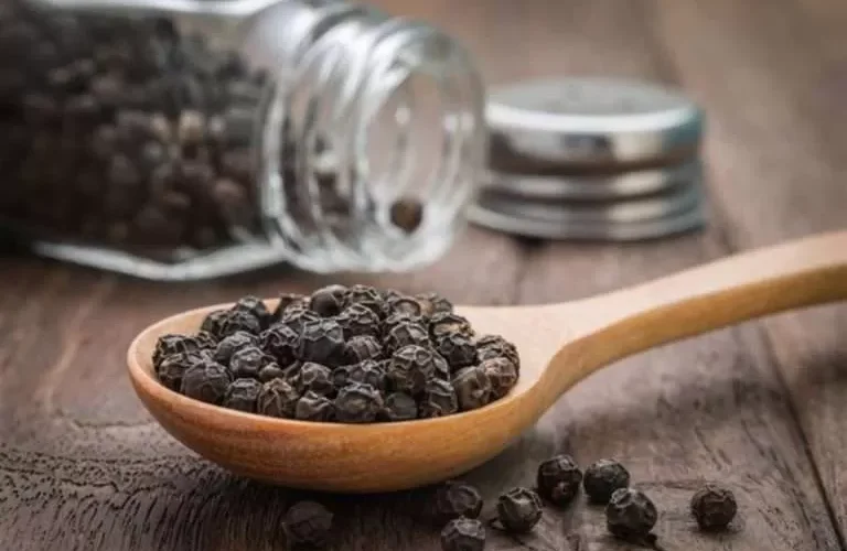 كيف تميز بين الفلفل الطبيعي والمغشوش؟