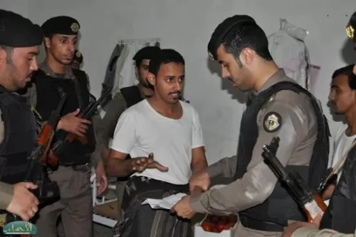 تفاصيل جديدة عن وقف تجديد تعاقد اكاديمين واطباء يمنيين جنوب السعودية