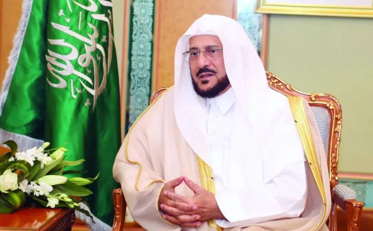 السعودية تفرض هذه القراءة للقرآن في مساجدها وأي إمام مسجد لا يجيدها فهذا مصيره