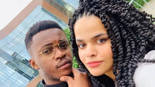 شاهد/السعودية الهاربة رهف القنون ترمي طفلتها الرضيعة في الشارع