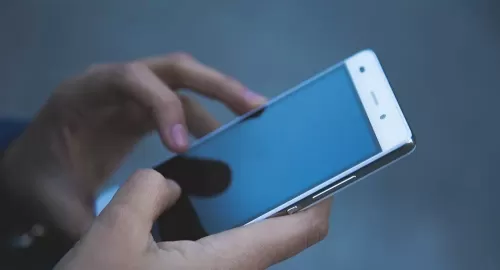 هذه هي التطبيقات التي يجب عليك ازالتها من هاتفك فوراً