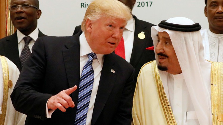 طلب هام وعاجل من “ترامب” إلى الملك سلمان بشأن قطر