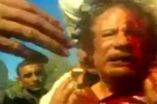 بالفيديو: ابن شقيقة القذافي يكشف مكان وطريقة دفن معمر القذافي ومن شارك في دفنه