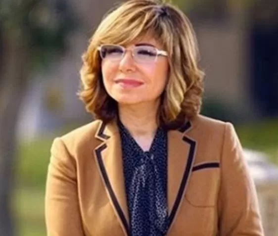 نجوى إبراهيم تحرج الأعلامية لميس الحديدي على الهواء وتكشف مهنتها الحقيقية قبل الشهرة.. مفاجأة كبرى غير متوقعة..!!?