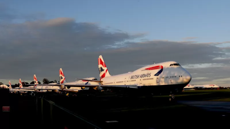 شاهد لحظات مرعبة عاشها ركاب هذه الطائرة حينما كانت تتلاعب بهم الرياح مثل لعبة في الهواء