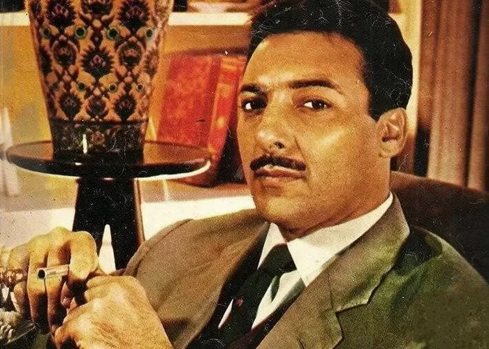 رغم انه لم يصلي ولا ركعة ولم يفارق كاس الوسكي يده .. هذا هو سر وضع ماء زمزم على قبر رشدي اباظة حتى اليوم