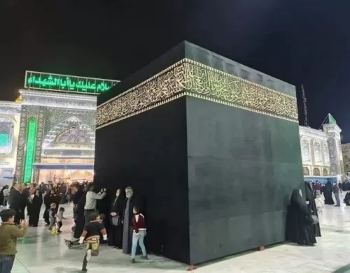 بالفيديو: شيعة العراق يبنون كعبة في كربلاء ويطوفون حولها