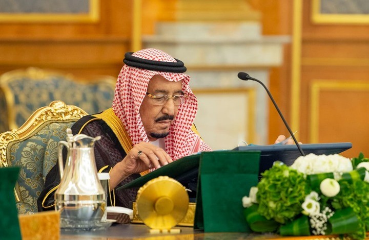 أول ظهور لـ‘‘الملك سلمان‘‘ بعد نبأ ‘‘تدهور حالته الصحية‘‘.. شاهد كيف أصبح ؟ (فيديو)