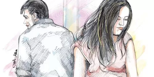 اغضبت مديلها في العمل فنشر صورها عارية في احضانه .. تفاصيل