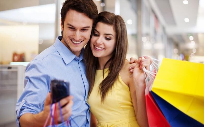 4 أسرار قد تعرفها لأول مرة.. لماذا يحدق الرجال بالنساء؟