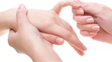 هذه هي اسباب تنميل الـيد اليمنى