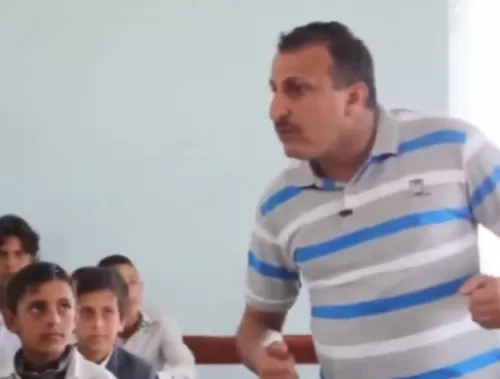 تعليق لاذع لفنان كوميدي يمني بعد الخسارة الثقيلة للمنتخب امام السعودية … شاهد