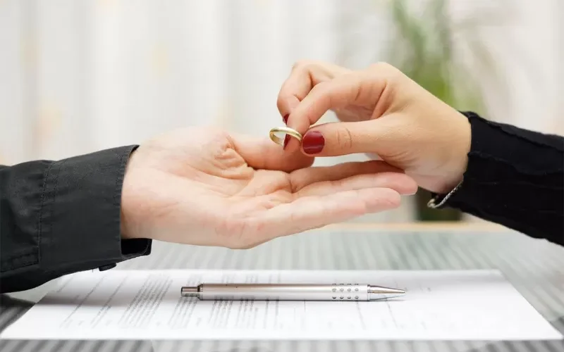 علقت بهذه الكلمات على صورة لزوجها في فيسبوك فجعلها تندم باقي حياتها