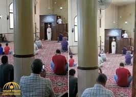 شاهد: فيديو غريب لخطيبين يلقيان خطبة الجمعة في نفس الوقت داخل مسجد !