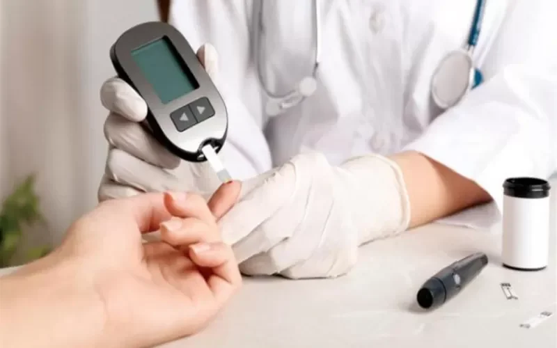 علامات  لا تتوقعها في جسمك تشير الى ارتفاع السكر في الدم.. كيف يمكنك تقليل خطر الإصابة؟