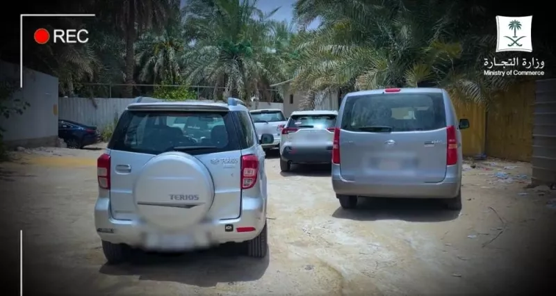 شاهد: صدمة بعد مداهمة مزرعة في الاحساء السعودية بسبب ما كان يفعله فيها مقيمون من هذه الجنسيات من أعمال قذرة